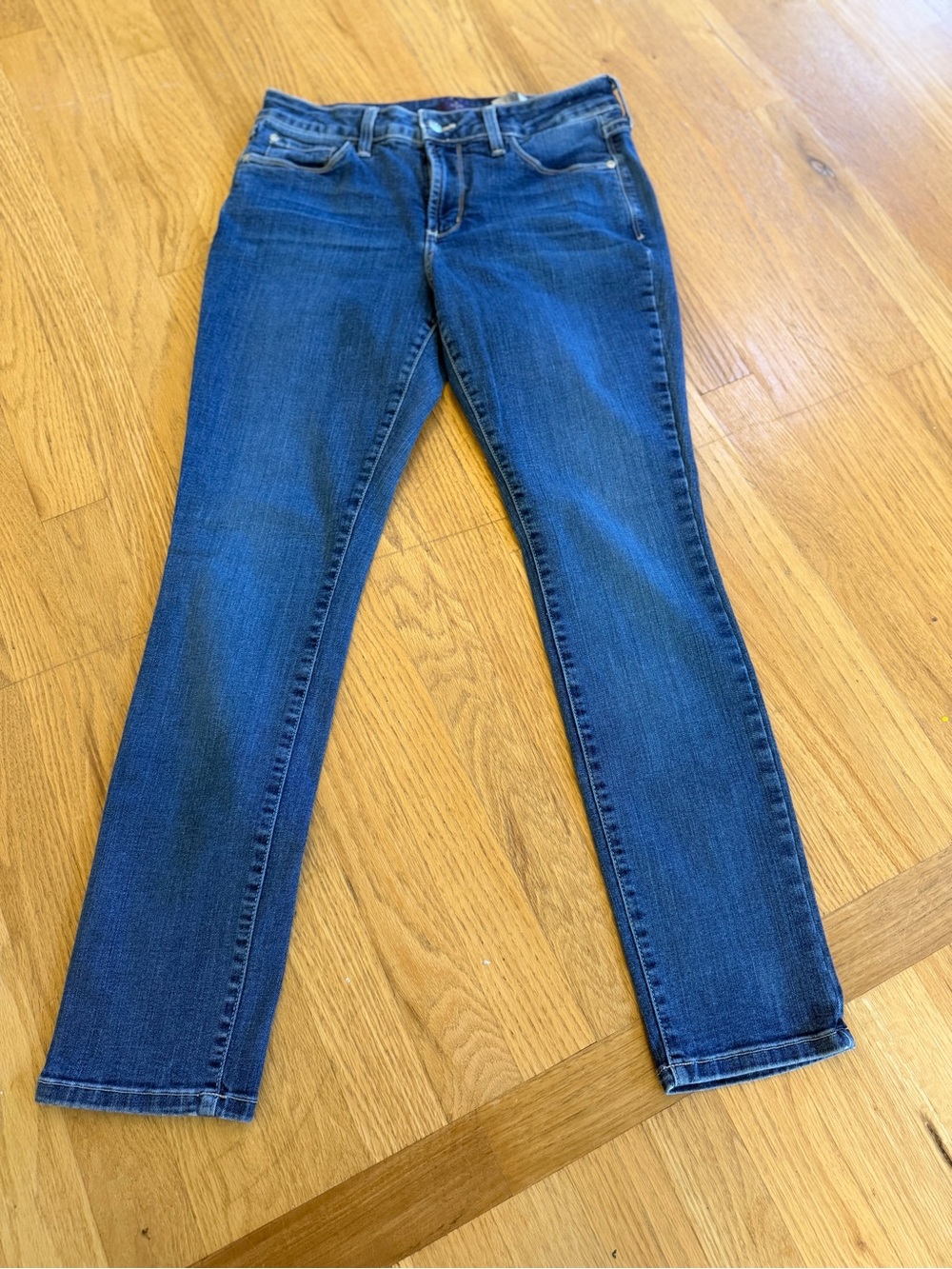 Ladies Size 8P "NYDJ" Skinny Jeans in Dark Blue Denim GUC